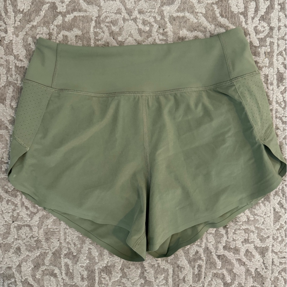 Athletes run with it shorts